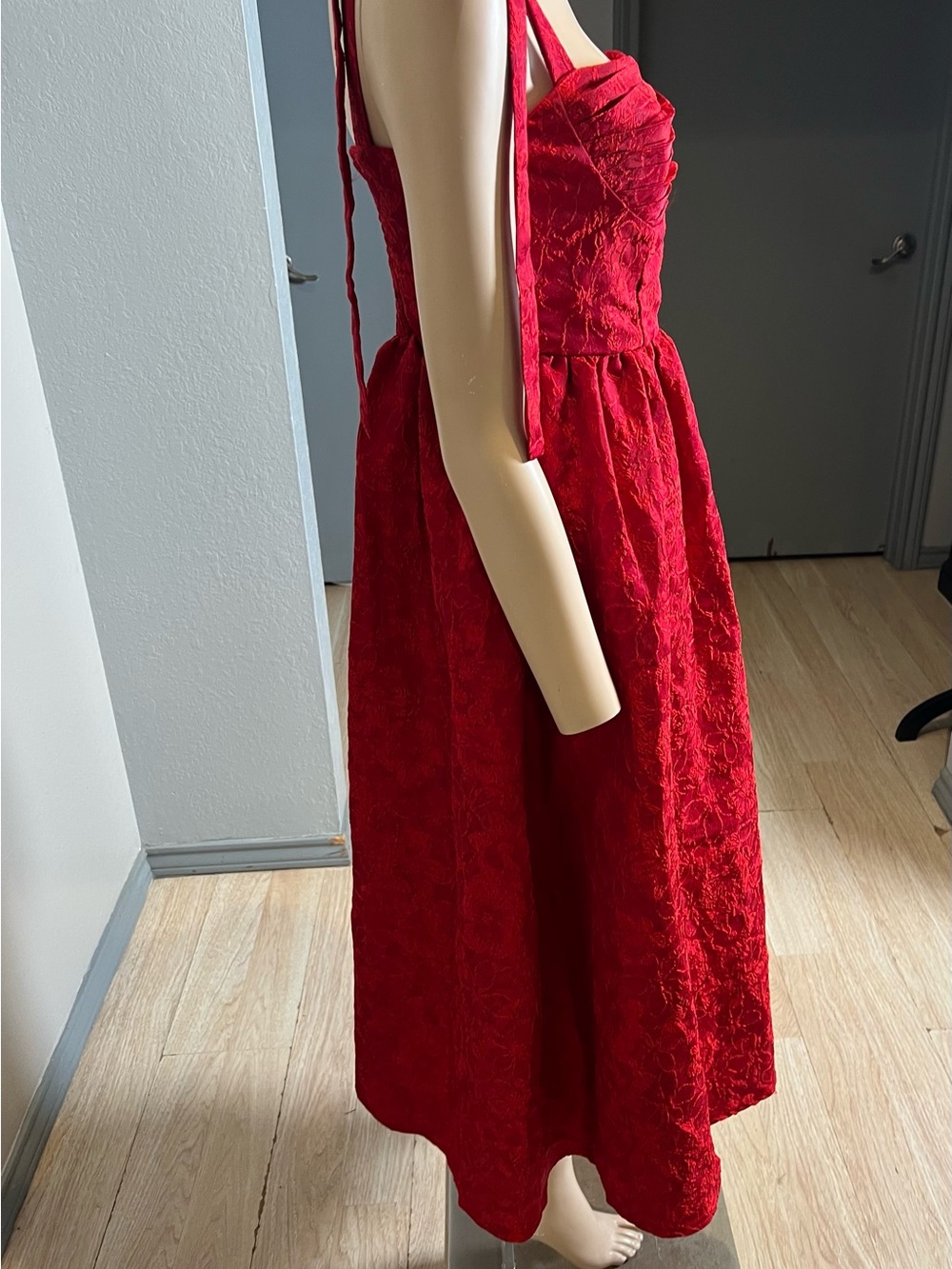 Lulu’s Red Tie-Shoulder Retro Style Midi Dress - Picture 6 of 9